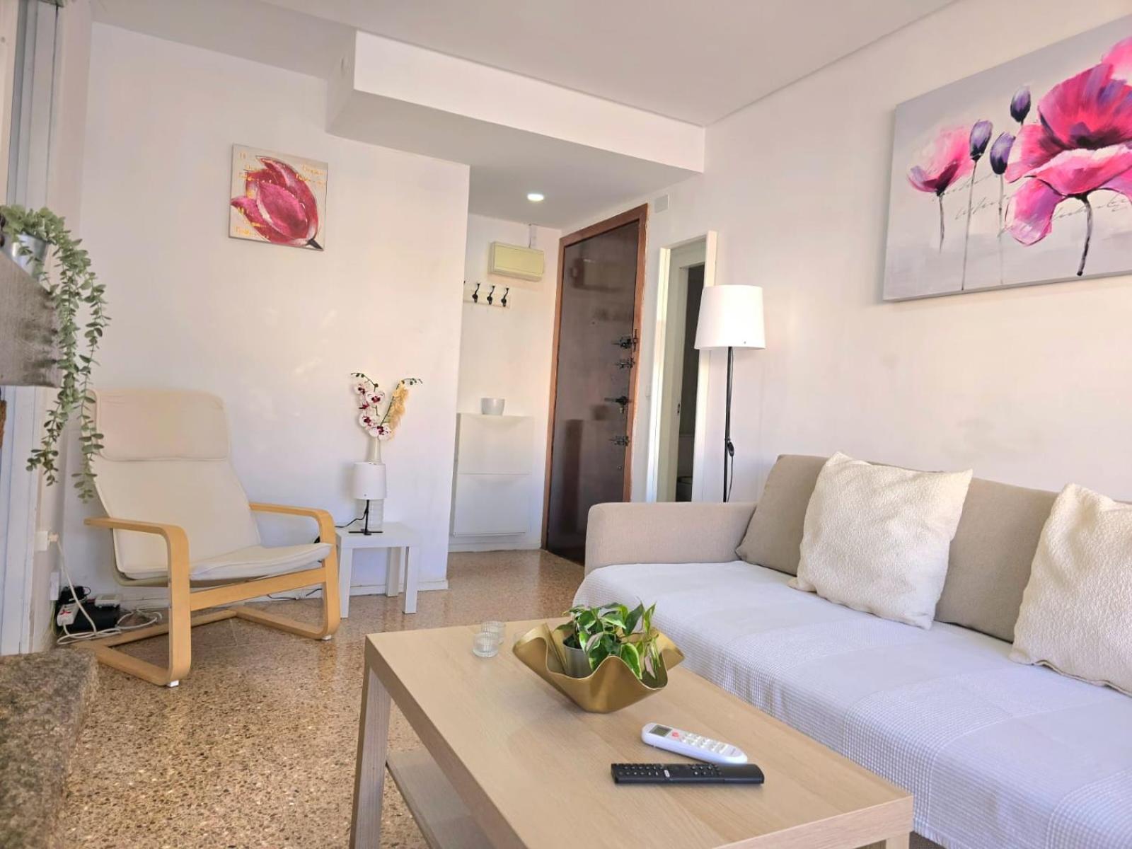 Nogalera Rainbow 2-Bedroom Apartment, Pool And Parking By Namaste Elite Τορρεμολίνος Εξωτερικό φωτογραφία