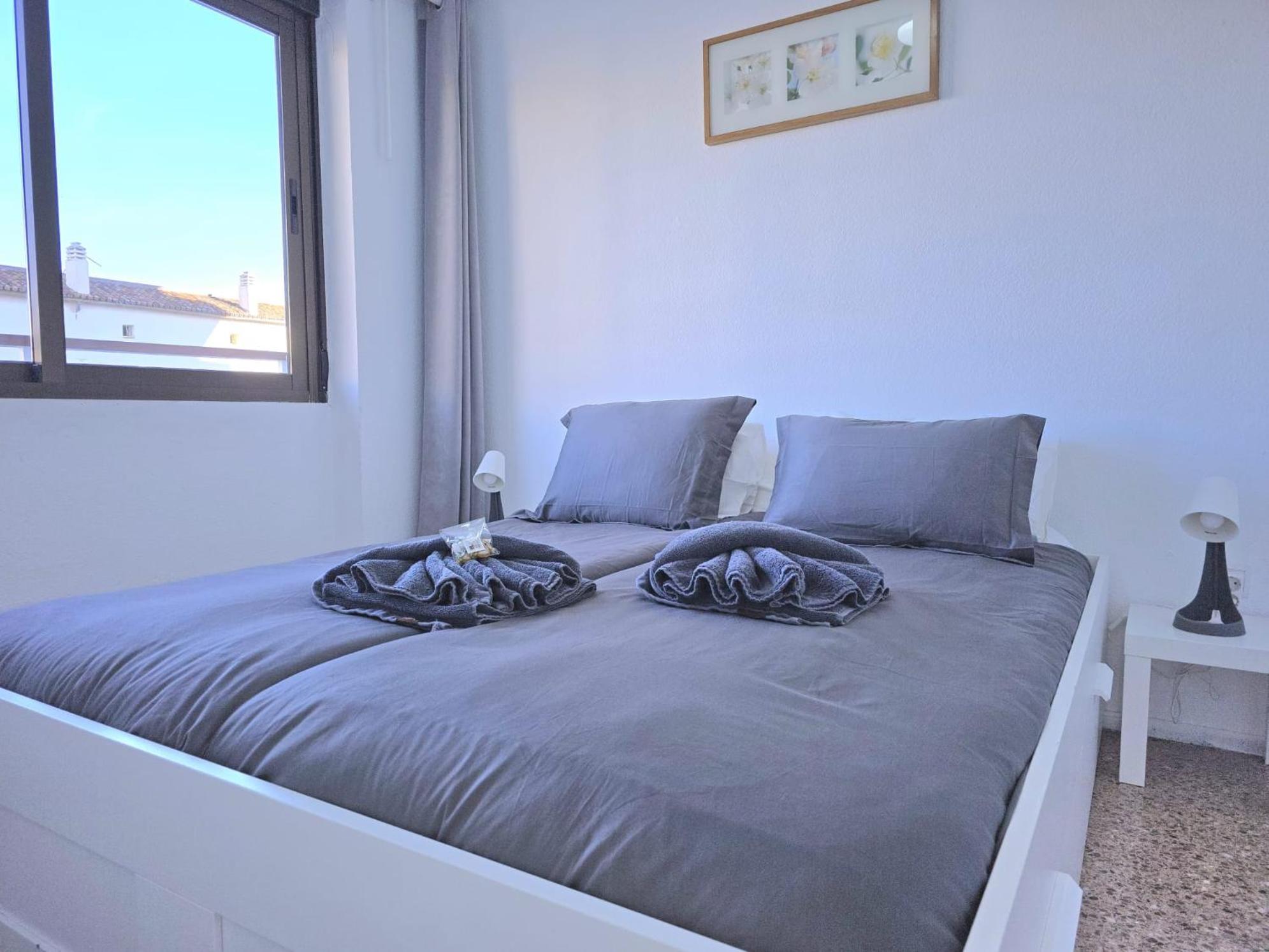 Nogalera Rainbow 2-Bedroom Apartment, Pool And Parking By Namaste Elite Τορρεμολίνος Εξωτερικό φωτογραφία