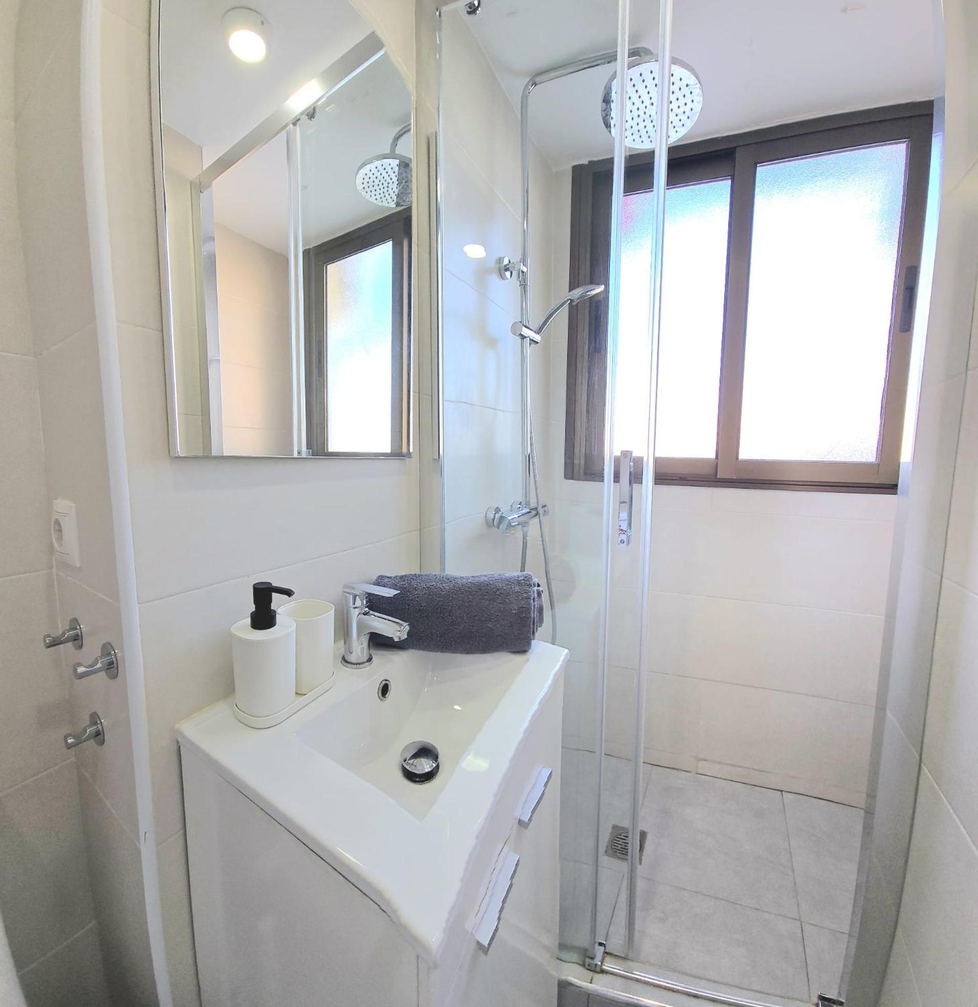 Nogalera Rainbow 2-Bedroom Apartment, Pool And Parking By Namaste Elite Τορρεμολίνος Εξωτερικό φωτογραφία