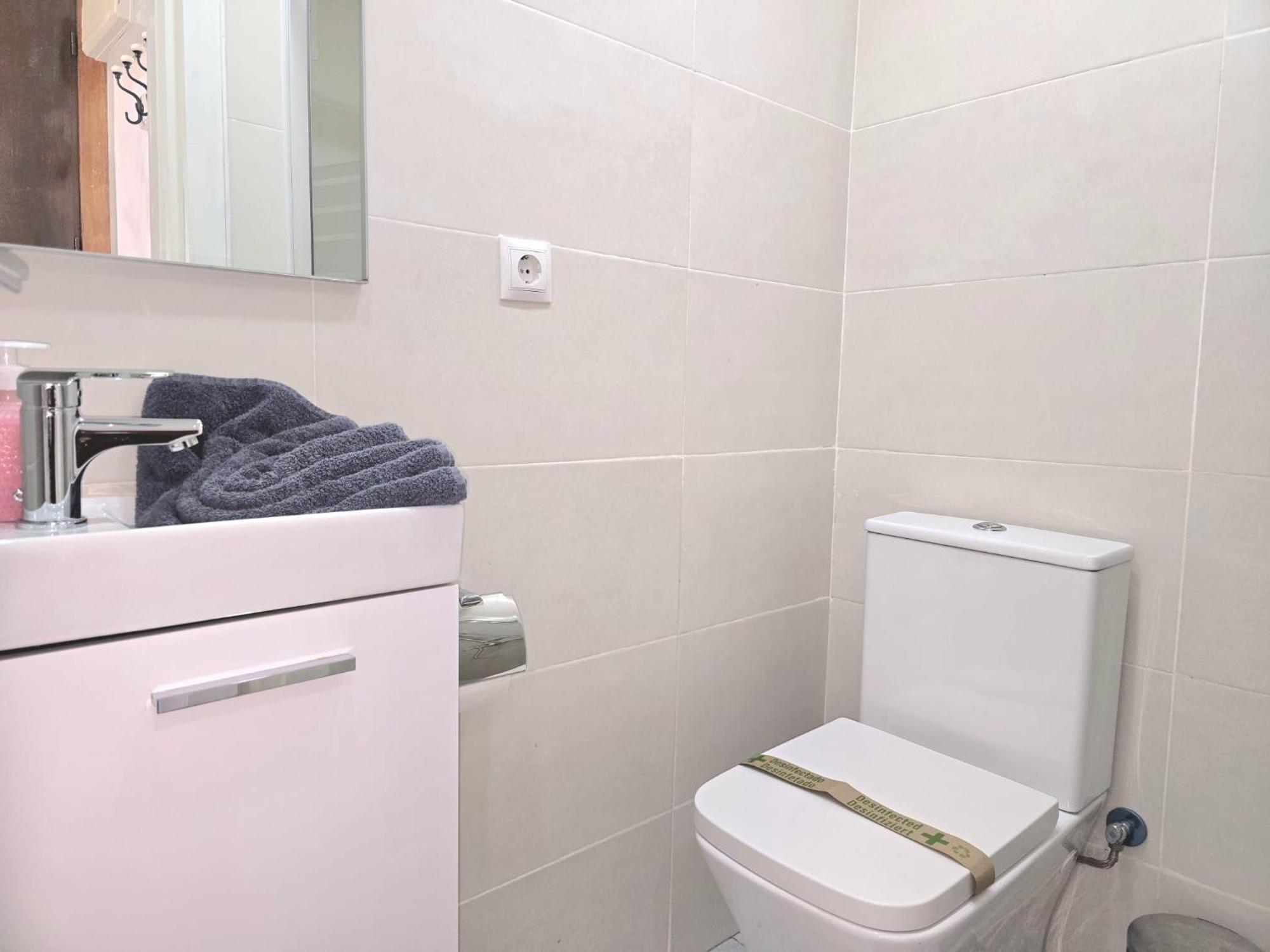 Nogalera Rainbow 2-Bedroom Apartment, Pool And Parking By Namaste Elite Τορρεμολίνος Εξωτερικό φωτογραφία