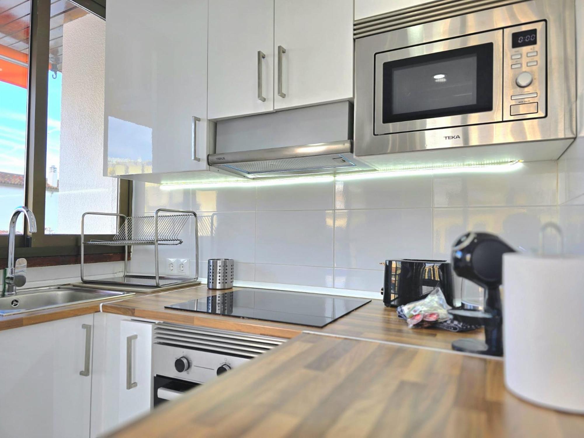 Nogalera Rainbow 2-Bedroom Apartment, Pool And Parking By Namaste Elite Τορρεμολίνος Εξωτερικό φωτογραφία